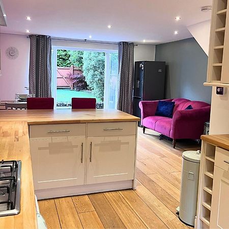 Jekyll'S On Hyde - Spacious Town House - Central Winchester - Free Parking, Sleeps 5 - By Xplus Stays Екстериор снимка