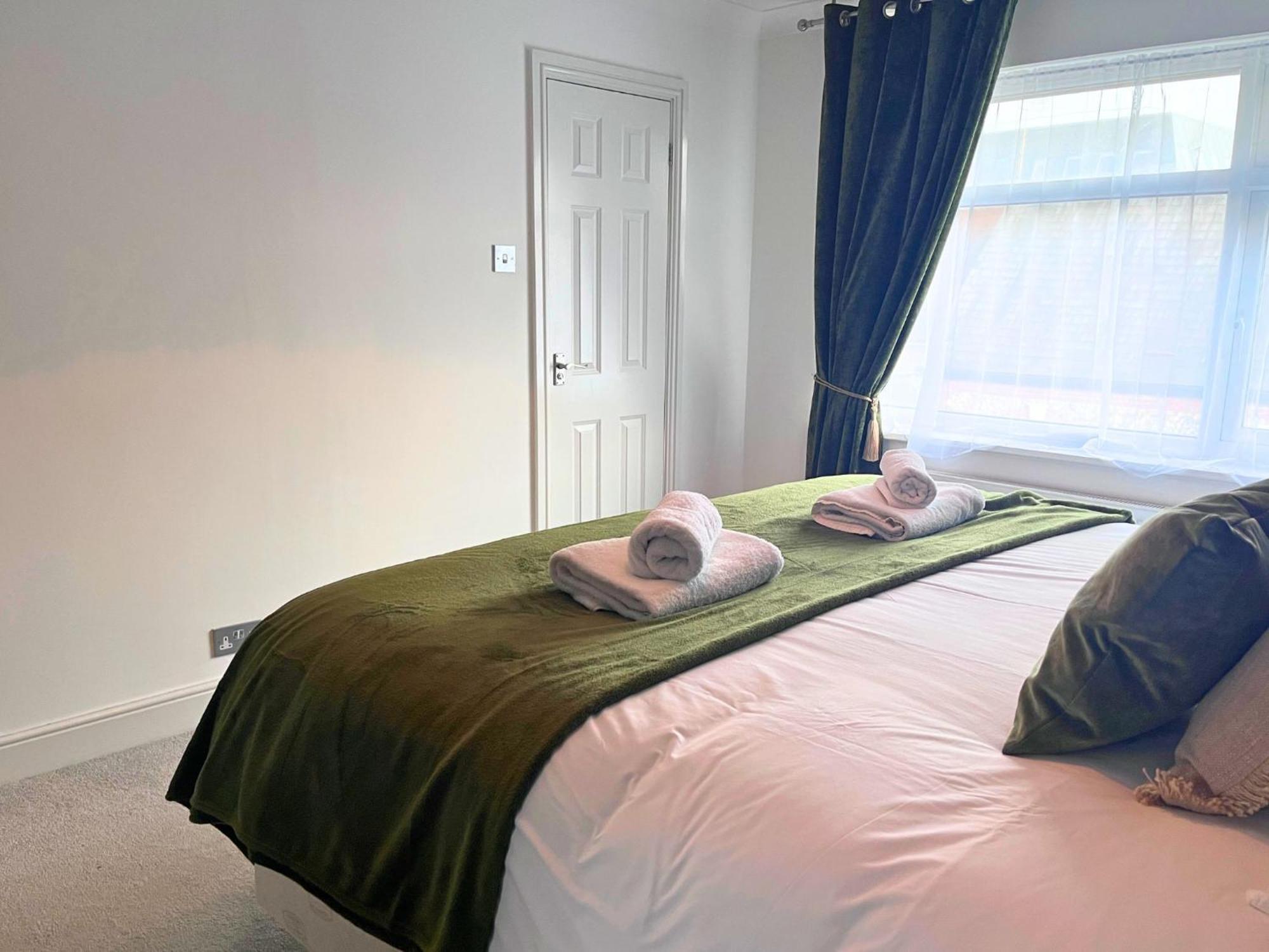 Jekyll'S On Hyde - Spacious Town House - Central Winchester - Free Parking, Sleeps 5 - By Xplus Stays Екстериор снимка