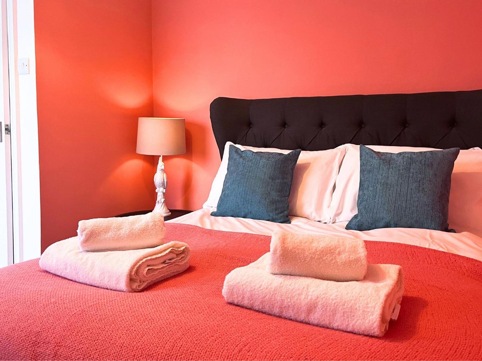 Jekyll'S On Hyde - Spacious Town House - Central Winchester - Free Parking, Sleeps 5 - By Xplus Stays Екстериор снимка