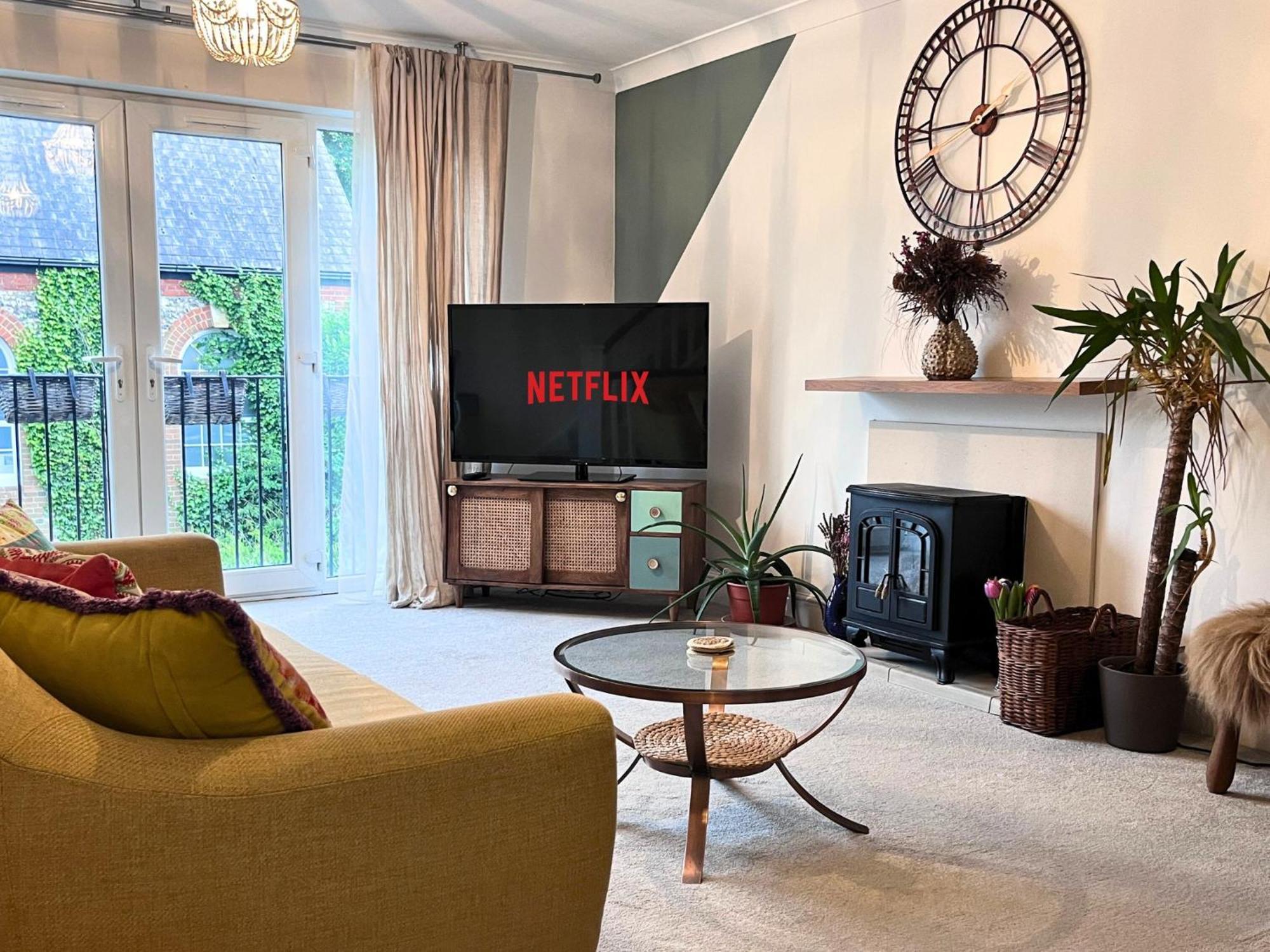 Jekyll'S On Hyde - Spacious Town House - Central Winchester - Free Parking, Sleeps 5 - By Xplus Stays Екстериор снимка