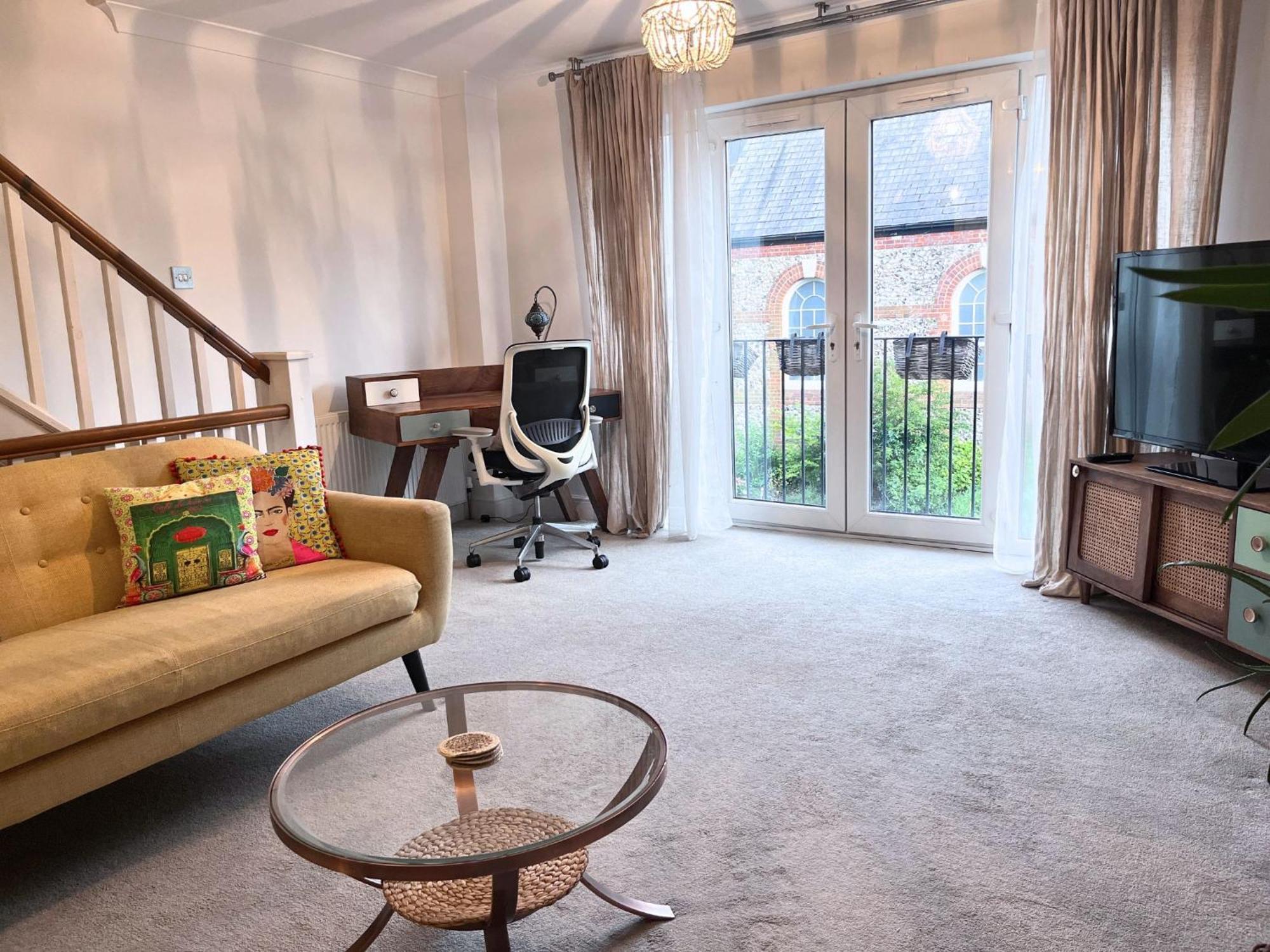 Jekyll'S On Hyde - Spacious Town House - Central Winchester - Free Parking, Sleeps 5 - By Xplus Stays Екстериор снимка