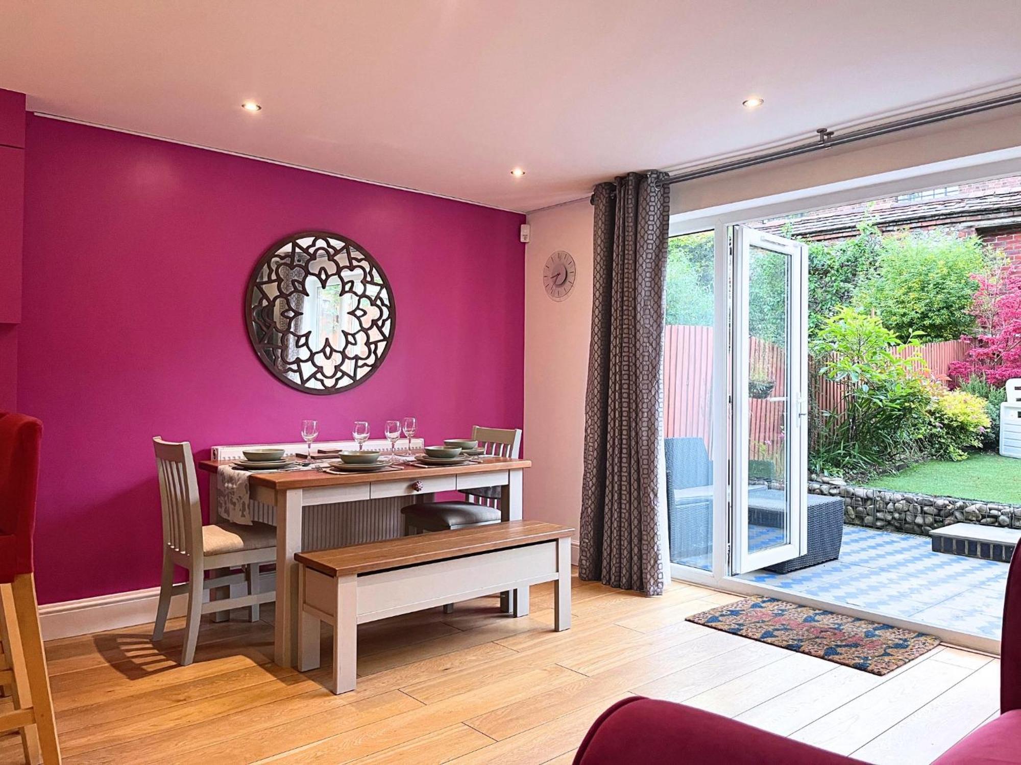 Jekyll'S On Hyde - Spacious Town House - Central Winchester - Free Parking, Sleeps 5 - By Xplus Stays Екстериор снимка